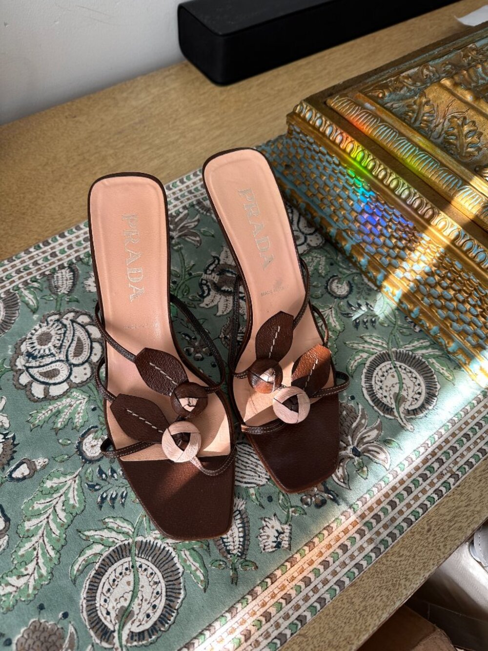 Prada 1990s brown rosebud kitten heels mules strappy leaf flower sandals 38 - Picture 3 of 10